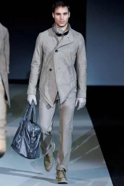 Look 19
